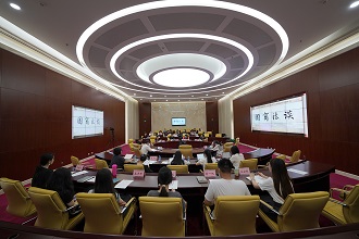北京国际商事法庭举办“国商法谈”系列沙龙 “法的门前——英美法的评述与思辨”