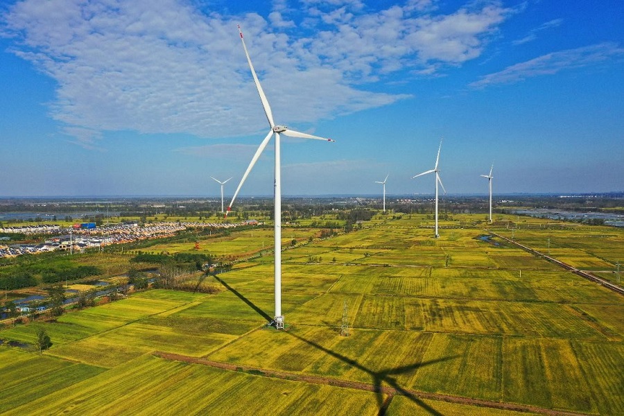 Photo shows wind turbines at a wind farm in Weiji township, Suining county, Xuzhou city, east China's Jiangsu province, Oct 11, 2021. [People's Daily Online/Hong Xing]