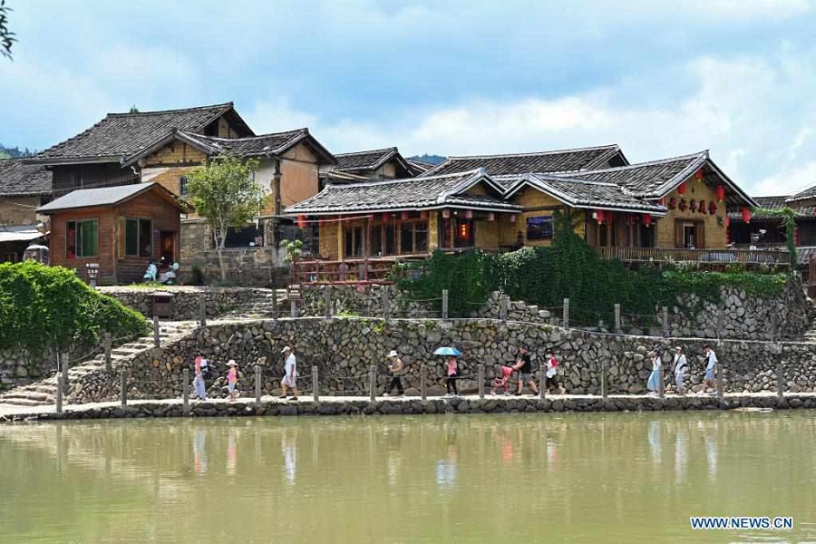 Booming rural tourism expands domestic travel choices while helping boost rural development2.jpg