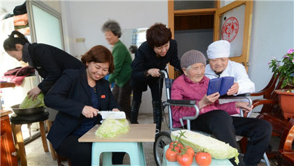 Time bank promotes elderly care in China