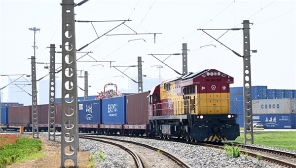 10,000 China-Europe freight train trips made in 2022