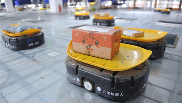 China sees rapid development of logistics equipment manufacturing
