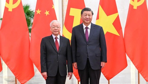 Xi holds talks with Vietnam's communist party chief