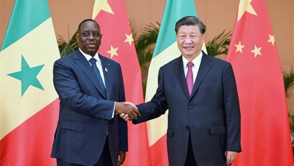 Xi meets Senegalese President Sall