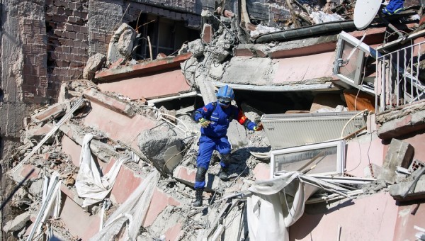 Chinese rescuers spare no effort to save lives in quake-hit Türkiye