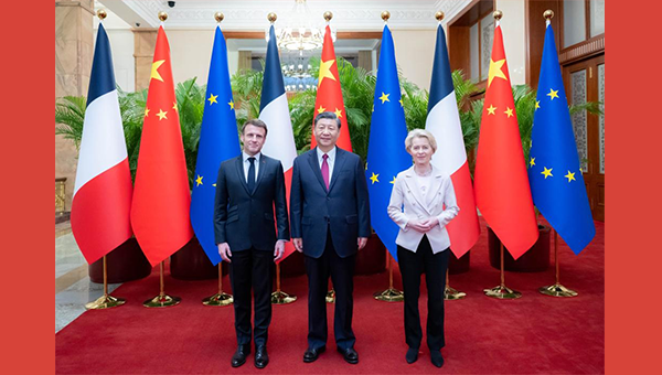 Xi holds trilateral meeting with Macron, von der Leyen