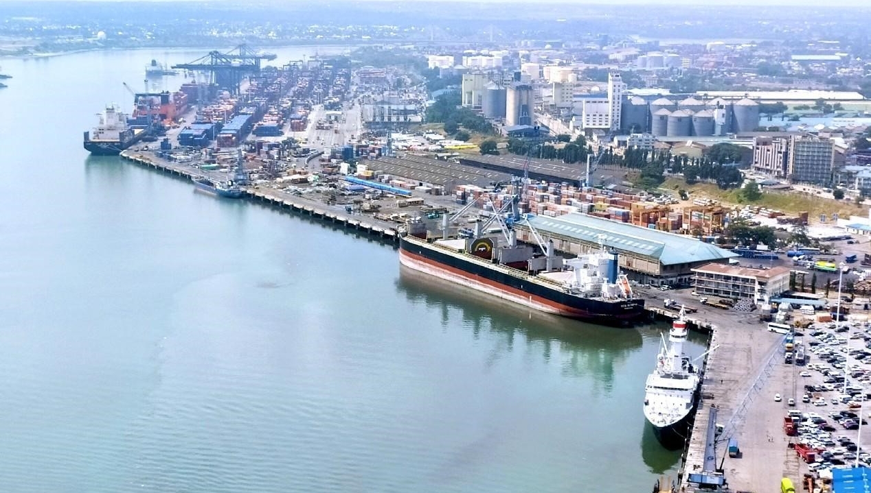 Chinese enterprise contributes to Tanzania port construction