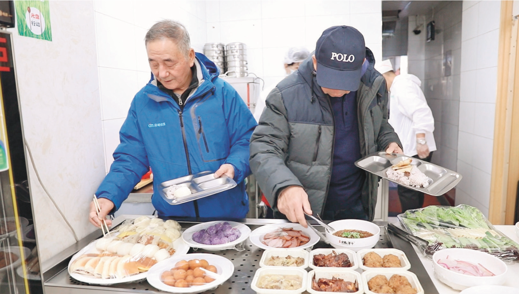 Senior Citizens Enjoy Great Food on Their Doorstep