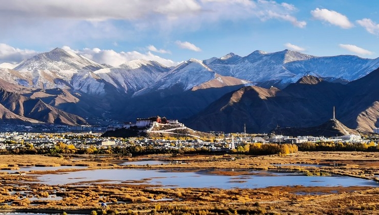 With unique culture and scenery, Tibet looks to become top tourist destination