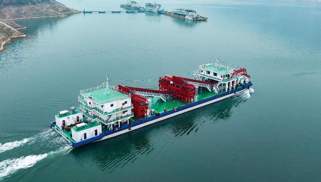 China's Yichang advances green shipping for better environment of Yangtze River