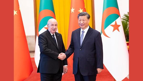 Xi holds talks with Algerian president