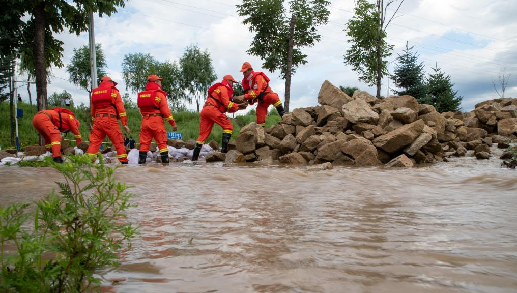 Chinese flood control authorities vow all-out rescue efforts