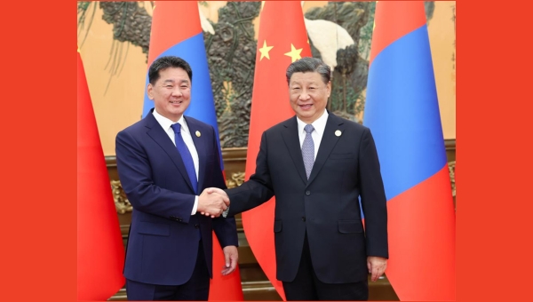 Xi meets Mongolian president