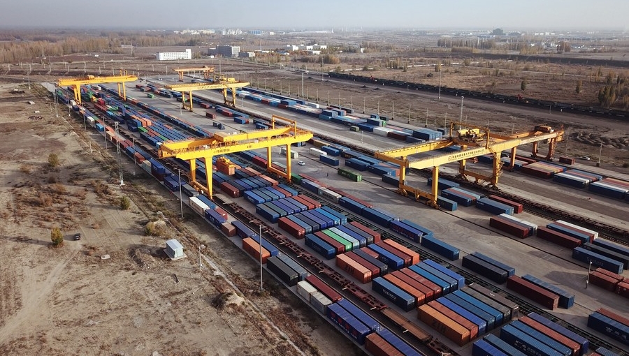 Xinjiang land ports play robust role amid efforts to expand opening up