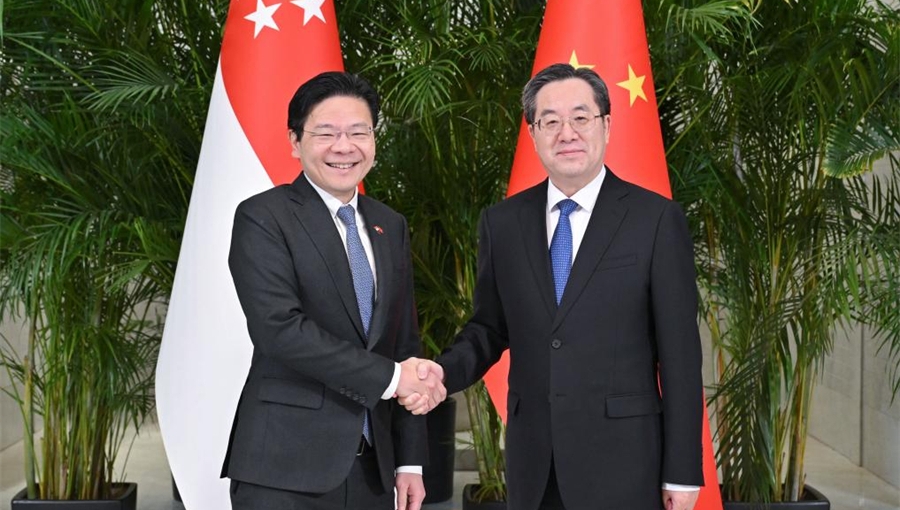 China, Singapore agree trade-pact upgrade, 30-day visa deal