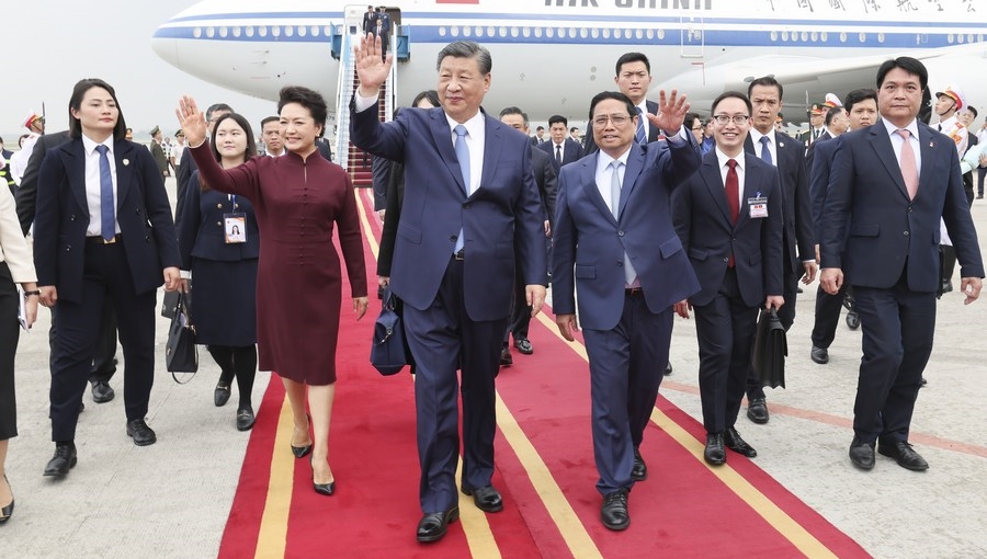 Chinese President Xi warmly welcomed upon state visit to Vietnam