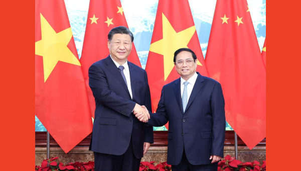 Xi says China, Vietnam should sail together on same ship of socialism