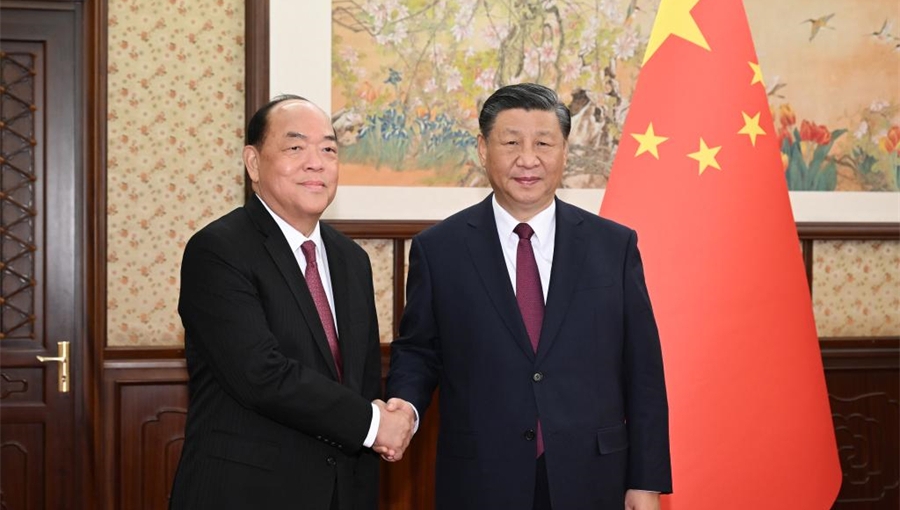 Xi hears report from Macao SAR chief executive