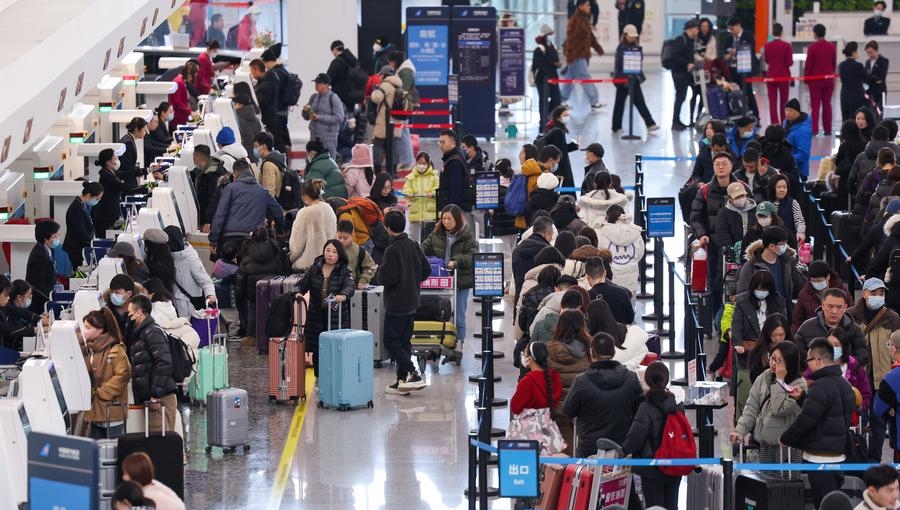 A record 9 bln trips expected as China starts world's busiest travel season