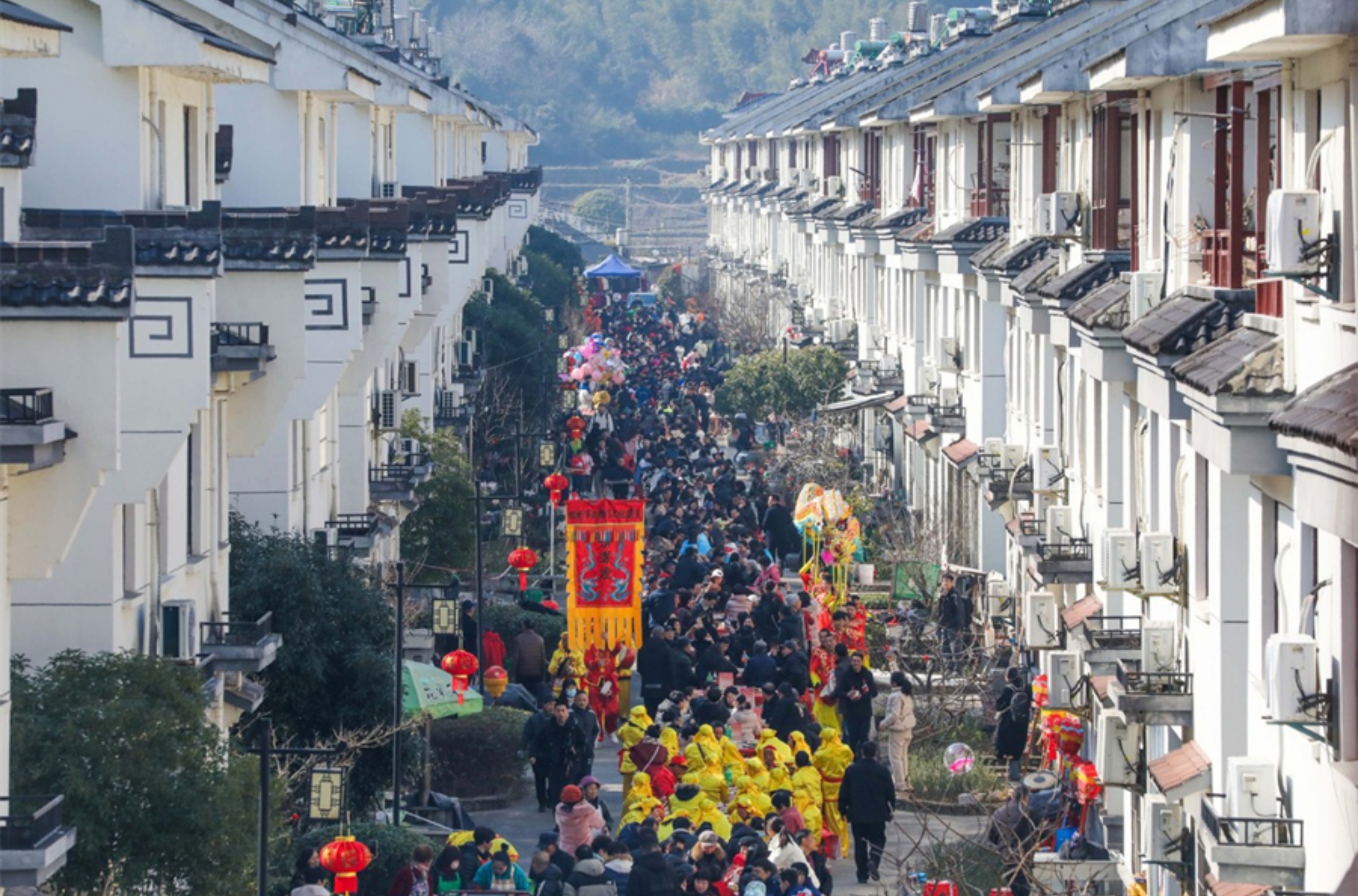 Folk activities add color to Spring Festival