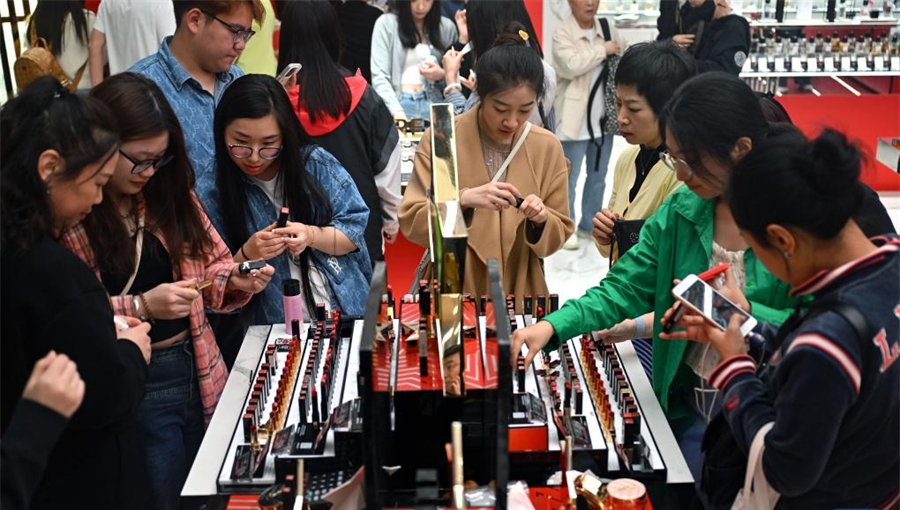 Spring Festival holiday spurs duty-free consumption in Hainan