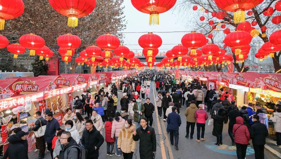 China sees booming consumption during Spring Festival holiday