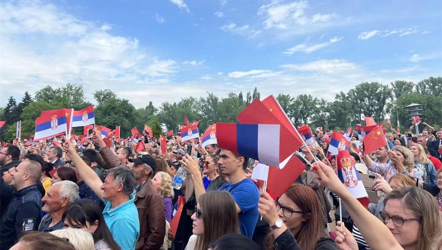 Xi attends welcome ceremony held by Serbian President Vucic