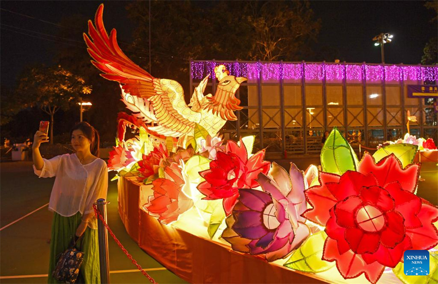 Lantern fair marking MidAutumn Festival, National Day held in HK