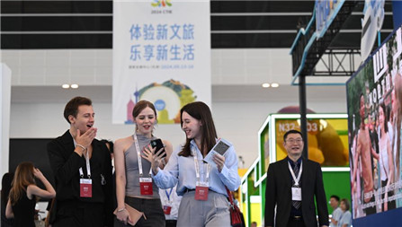 China's smart tourism applications offer unique experiences to foreign travelers