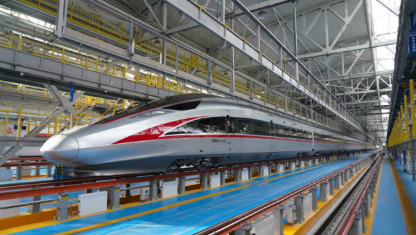 China debuts high-speed train for extremely low temperatures