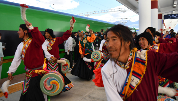 Tibet celebrates urban development