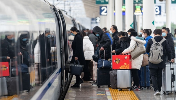 260 mln passenger trips made in first 10 days of Spring Festival travel rush