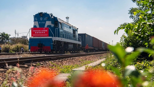 China-Europe freight train service sees stable growth
