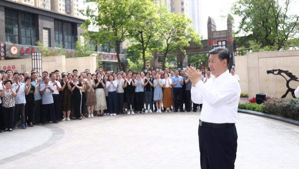 Xi inspects Wuhan, stresses sci-tech innovation, COVID-19 control, community management