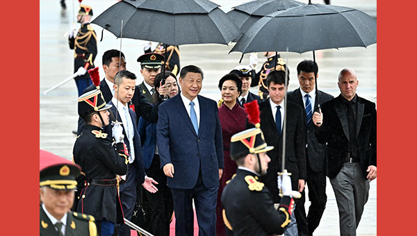 Xi aims to open brighter future of China-France ties via visit