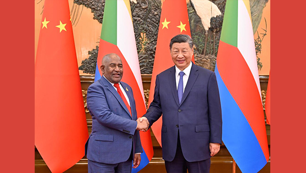 Chinese, Comorian presidents meet in Beijing, elevate bilateral ties