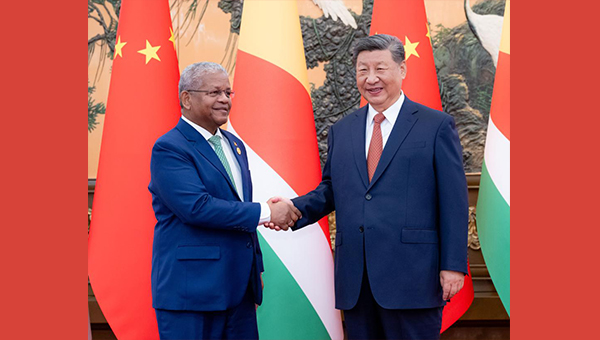 Xi, Seychelles president meet in Beijing, elevate bilateral ties