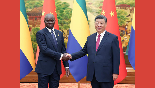 Xi meets Gabonese president