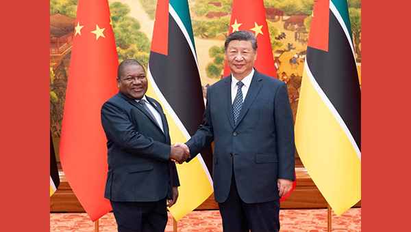 Xi meets Mozambican president