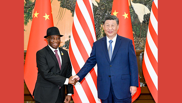 Xi meets Liberian president