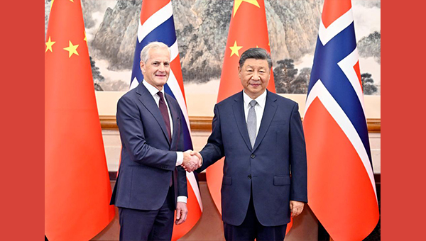 Xi meets Norwegian prime minister