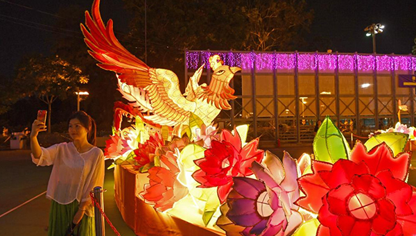 Lantern fair marking upcoming Mid-Autumn Festival, National Day held in HK