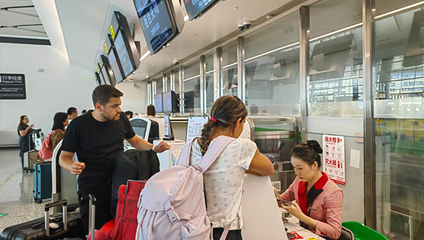 China announces pilot to further optimize payment services for foreign travelers