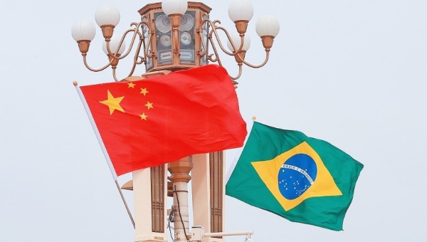 Xi replies to friendly personages in Brazil