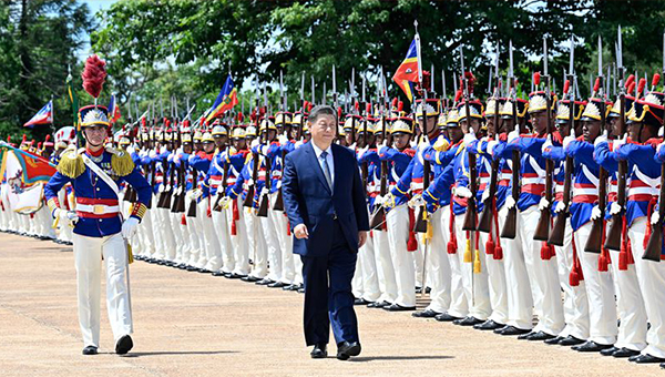 Xi attends welcome ceremony held by Brazilian president