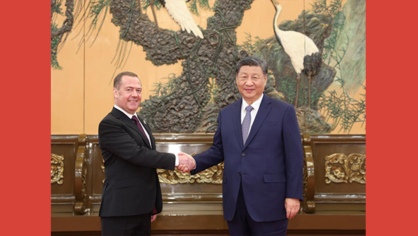 Xi meets United Russia party chairman Medvedev