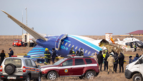 Xi extends condolences over Azerbaijan Airlines plane crash