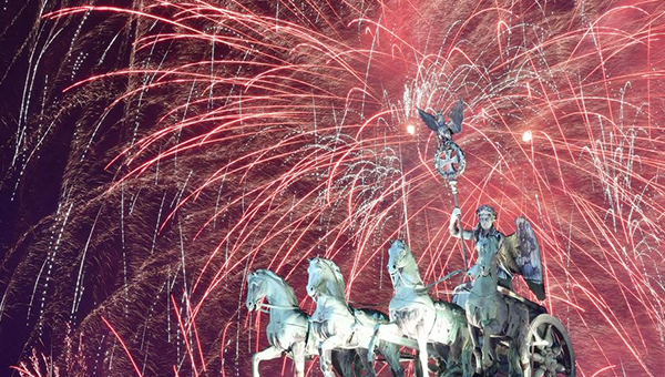 Chinese fireworks add festive cheer to global New Year celebrations