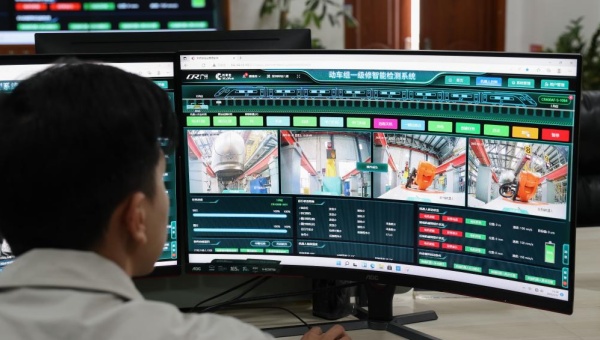 Intelligent technology used for maintenance of high-speed trains during Spring Festival travel rush