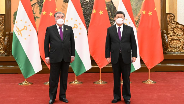 Xi meets Rahmon, hailing China-Tajikistan ironclad friendship